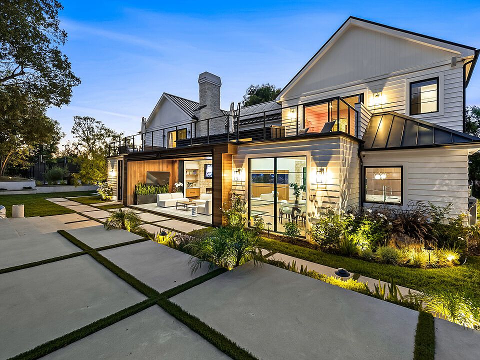 1st image of 18762 Wells Dr