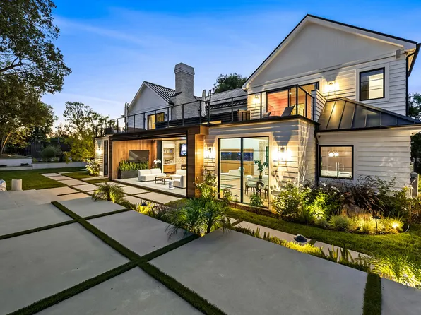 18762 Wells Dr, Tarzana, CA 91356