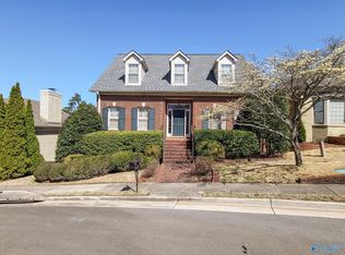 16 Northampton Dr SE, Huntsville, AL 35801
