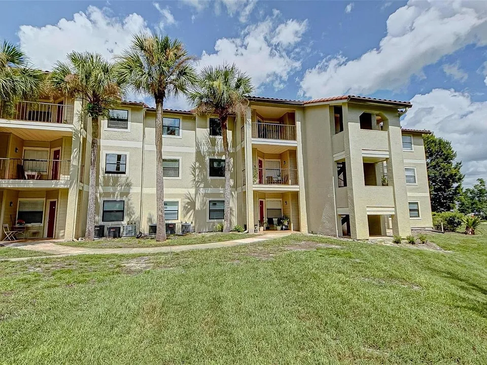 3038 Parkway Blvd #305