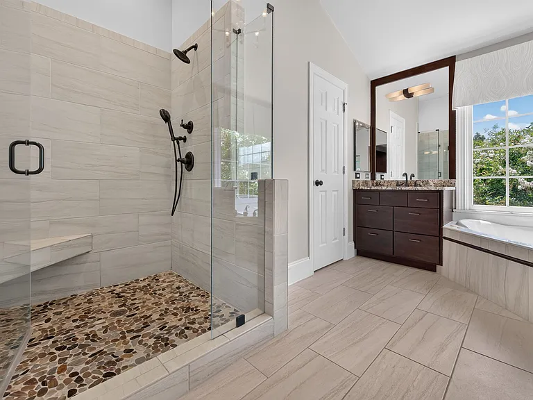 415 Wembley Cir — Photo 36