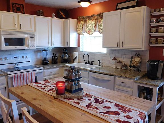 4th image of 8310 Garden Terrace Ln