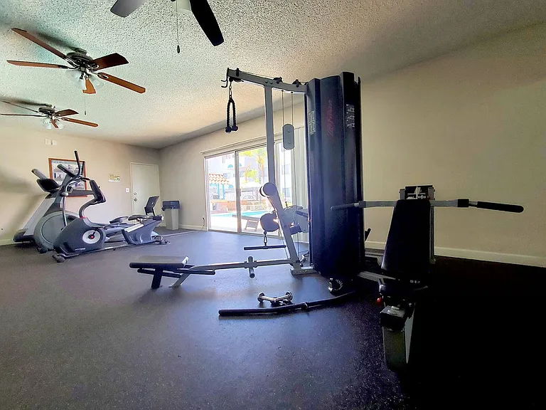 Villa Mesa Apartments — Photo 25