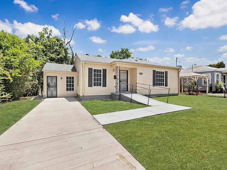 2538 Stovall Dr — Photo 3