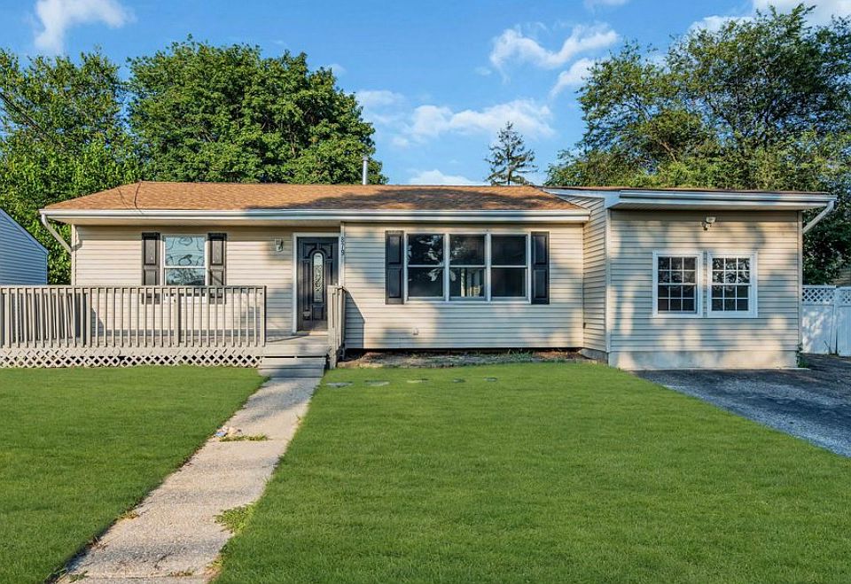 1st image of 879 Egret Dr