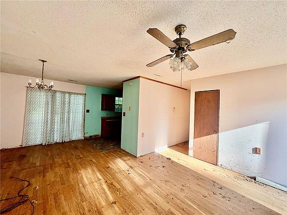 4th image of 1380 E 1750th Rd