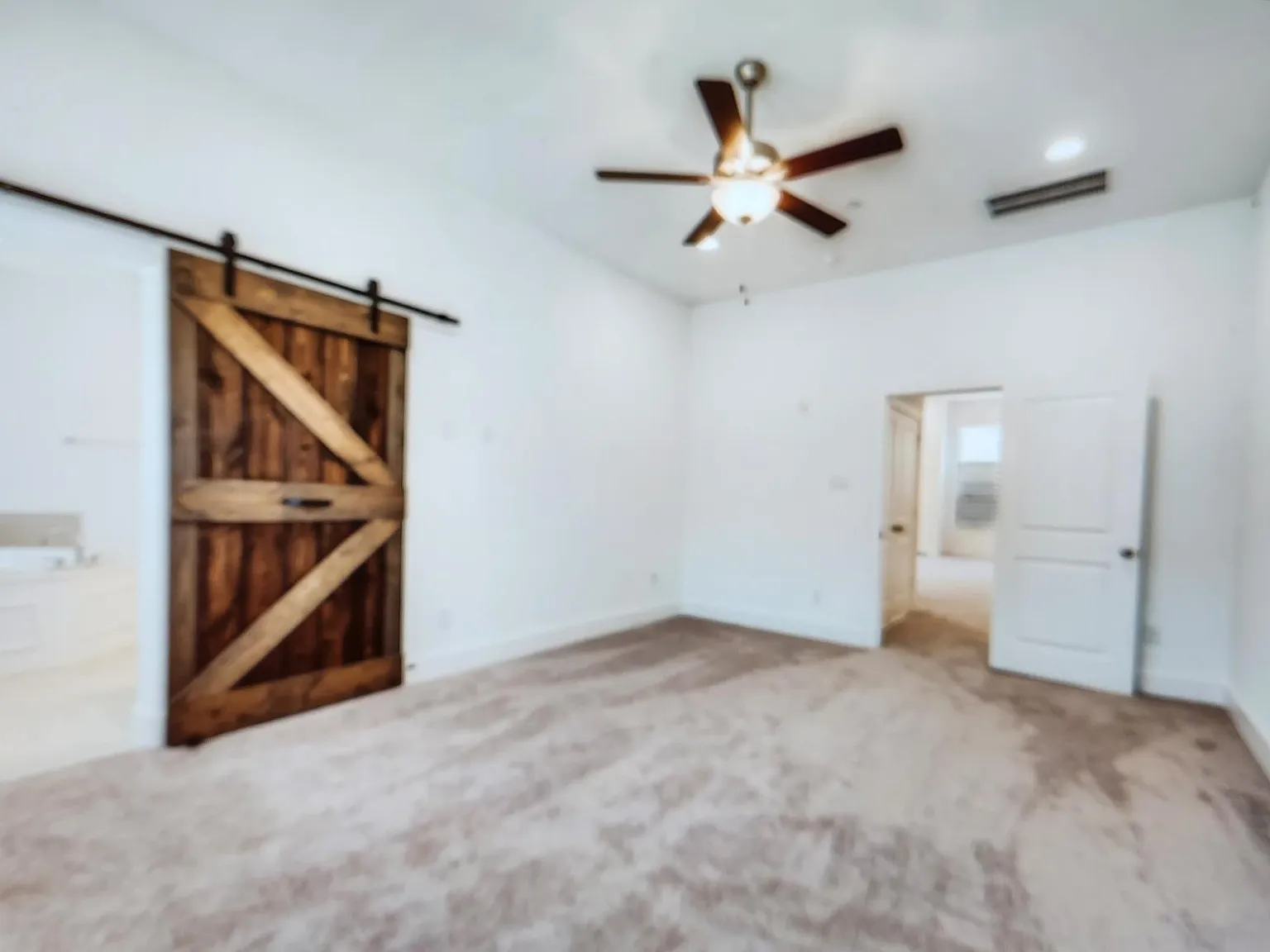 3 bed, 2083 sqft, $2,800 — Photo 4