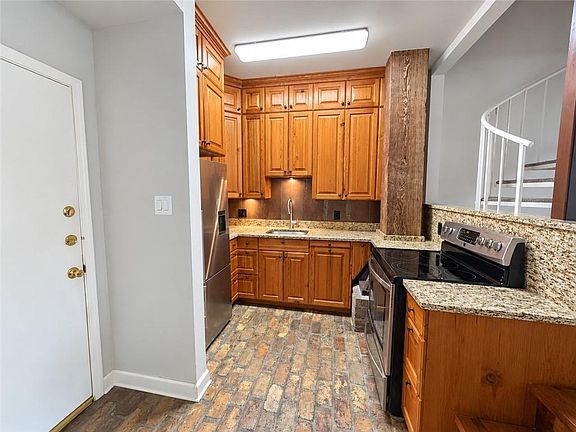 5th image of 1107 S Peters St APT 117
