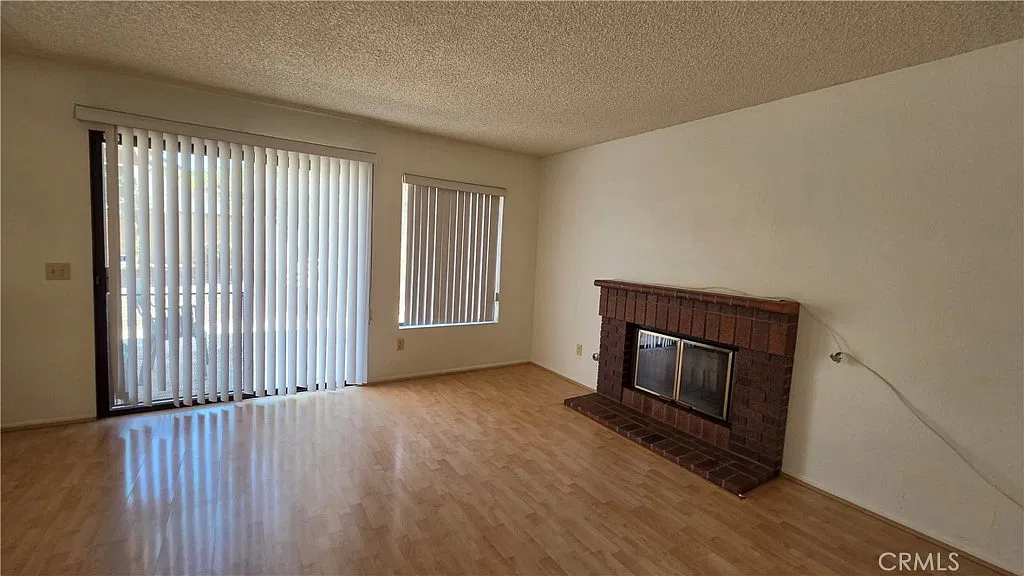 3 bed, 2.5 bath, 1759 sqft, $3,850 — Photo 4
