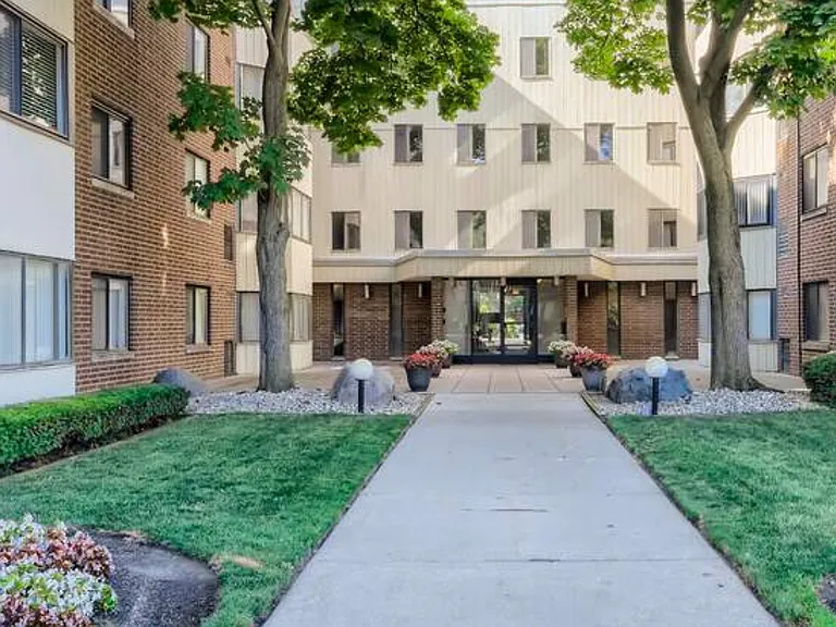 5500 Lincoln Ave #310E — Photo 1