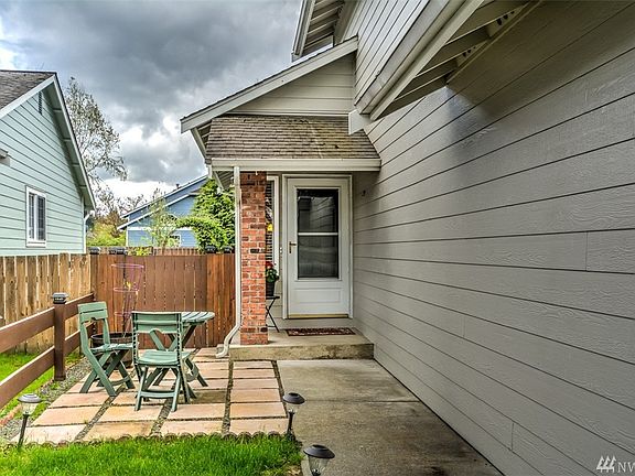 3rd image of 17515 27th Ave NE #21