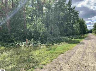 2 Red Hawk Trl, Fife Lake, MI 49633