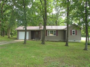 19822 Jonquil Rd, Lebanon, MO 65536