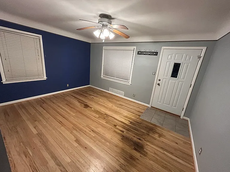 3023 N Alexander Ave — Photo 13