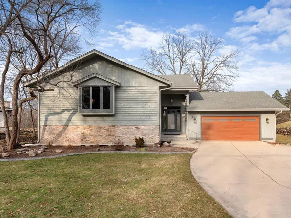 9770 West Edgerton AVENUE, Hales Corners, WI 53130