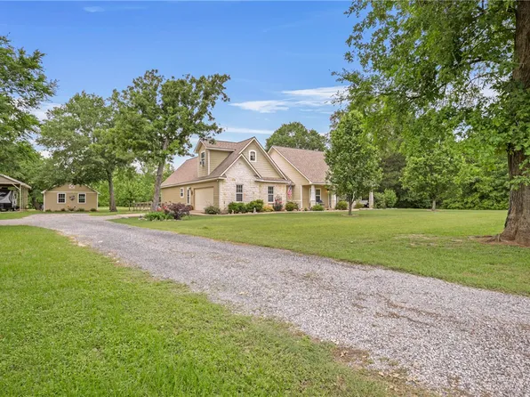4422 Quiet Waters, North Zulch, TX 77872