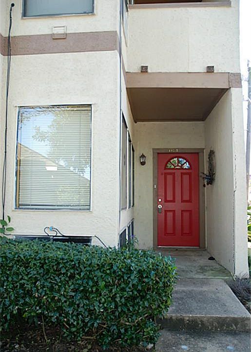 1st image of 11207 Pembridge Dr #1660