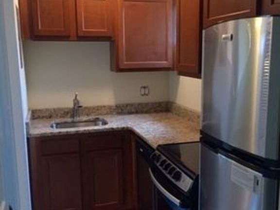 2nd image of 18 Boulevard West #6