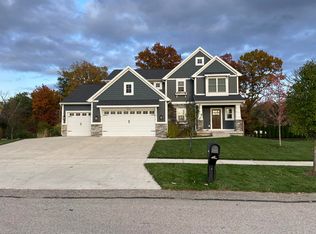 5856 Saddle Horn Dr NE, Belmont, MI 49306