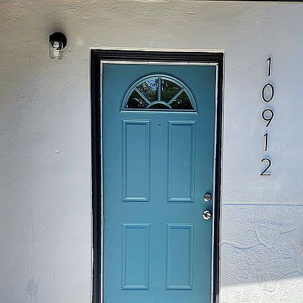 5th image of 10912 N Lantana Ave