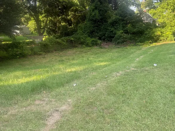 733 W Broad St, Griffin, GA 30223