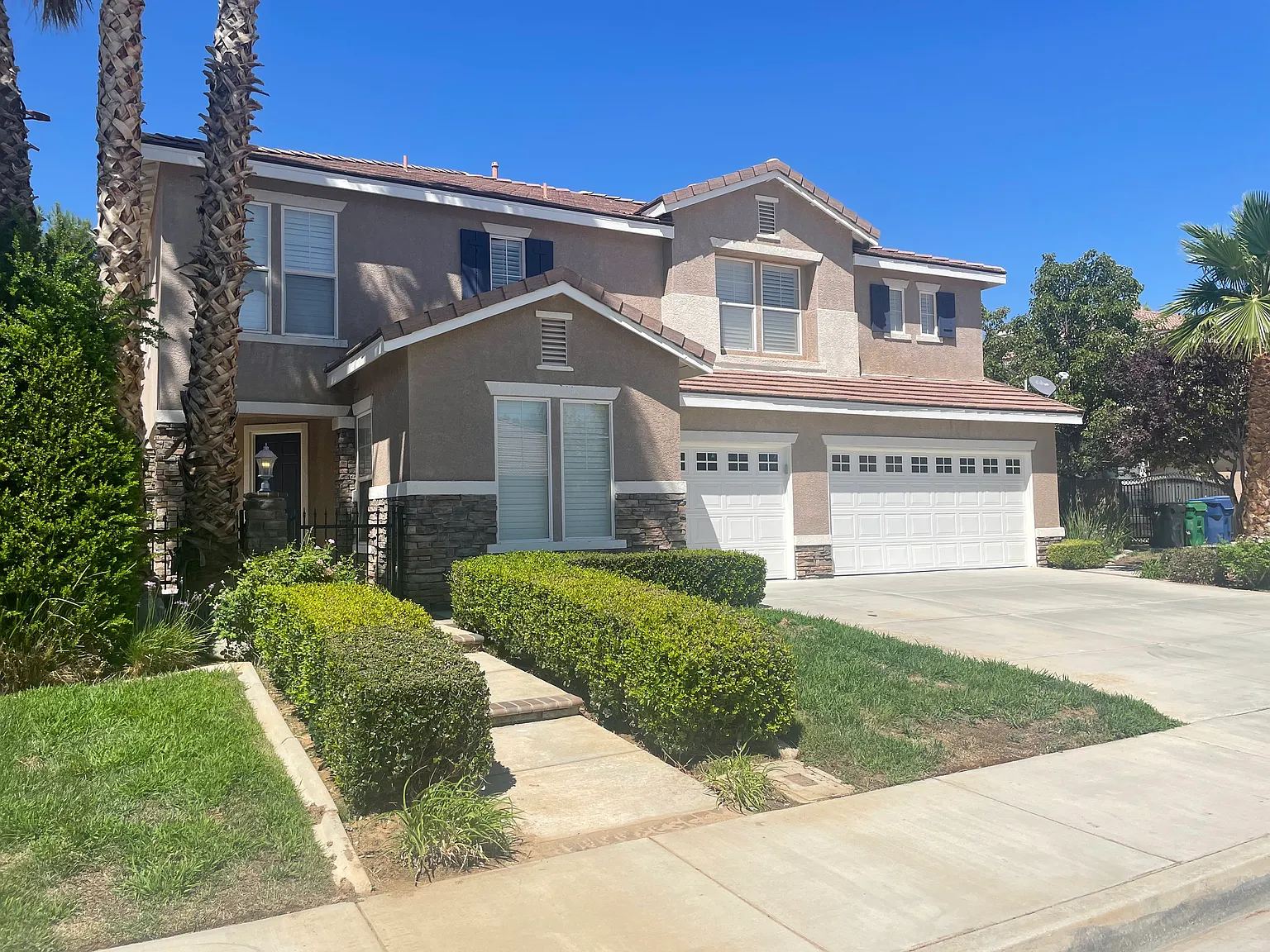 5 bed, 3256 sqft, $4,350 — Photo 1