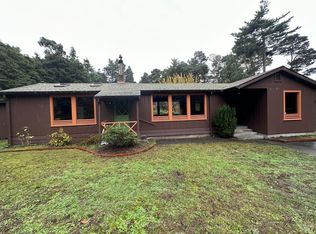 32801 Pearl Dr, Fort Bragg, CA 95437