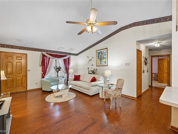 5th image of 2712 Shakespeare Ln