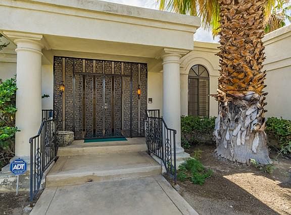3rd image of 1591 S San Mateo Dr