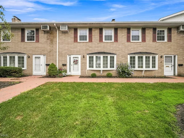 9 Meadowlawn Dr Unit 6, Mentor, OH 44060