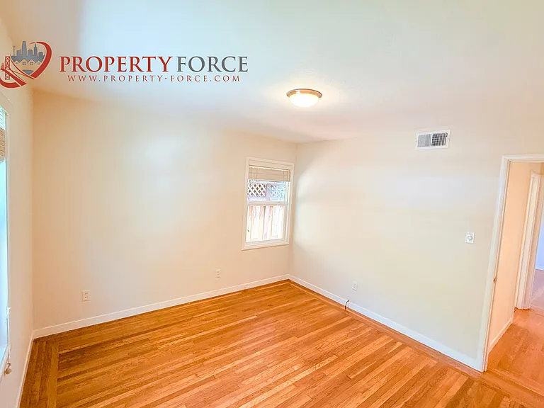1623 Howard Ave — Photo 24