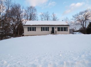 24 Clover Ave, East Greenbush, NY 12061