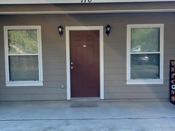 118 E Leona St #C, Uvalde, TX 78801