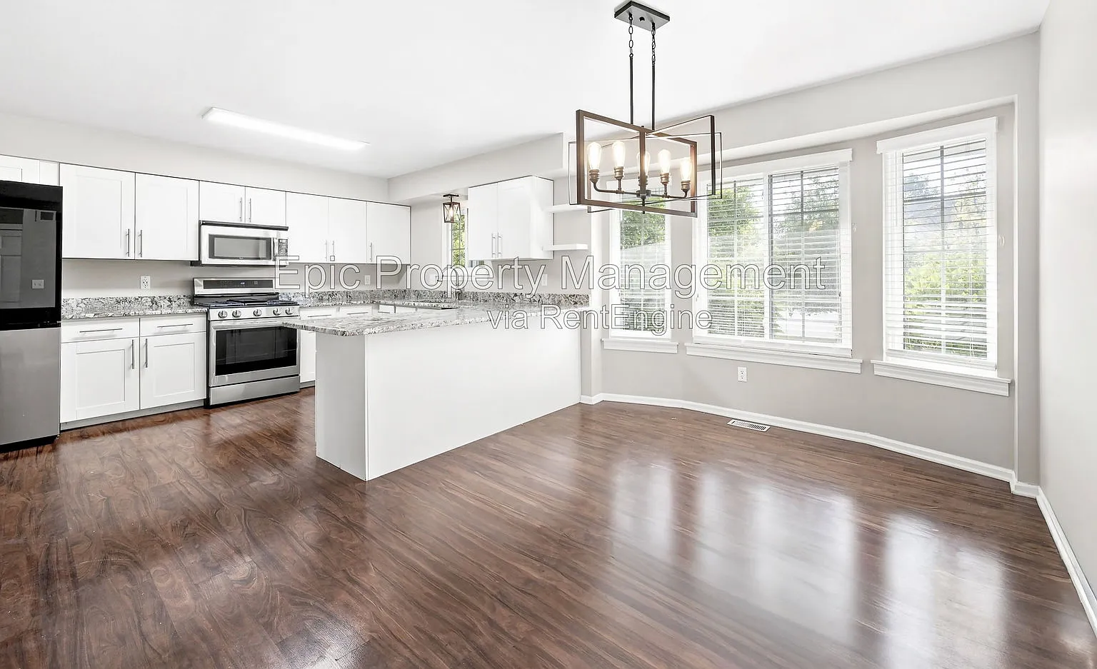4 bed, 2.5 bath, $3,225 — Photo 4