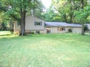 4711 Linda Ln, Sheffield Village, OH 44054