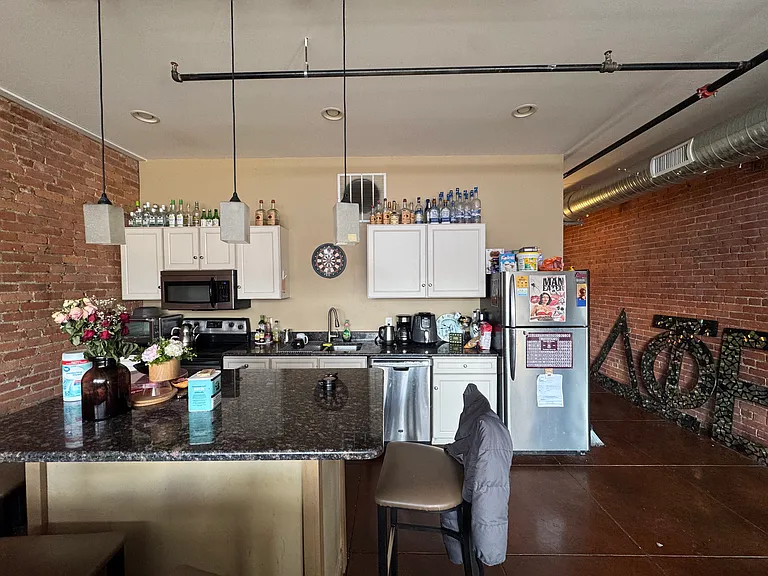 135 Washington St — Photo 11