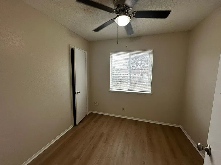 5802 Emerald Forest Dr — Photo 10