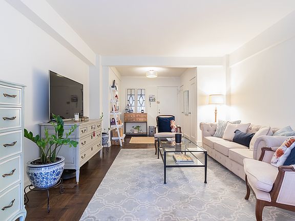 4th image of 35 E 35th St #6S