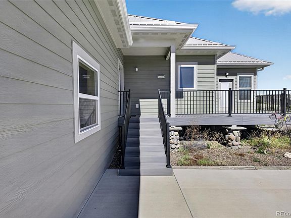 3rd image of 10 Bobcat Drive