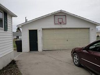 4th image of 210 2nd St SE