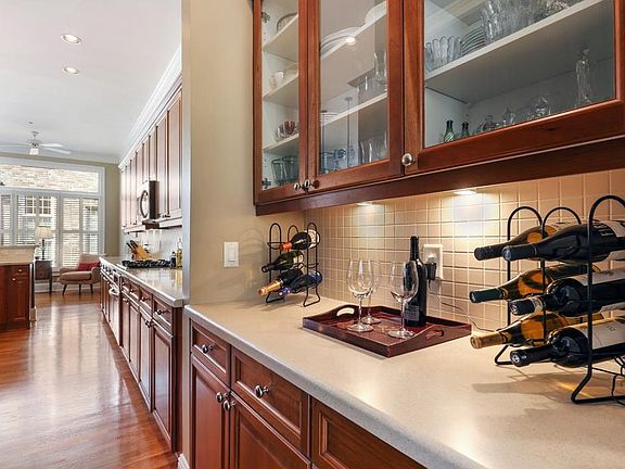 5th image of 1018 Emory Parc Pl