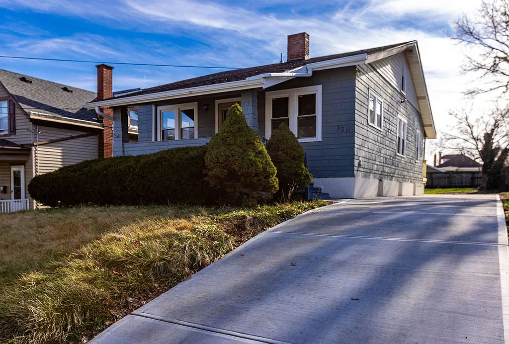 3311 Augusta Ave photo 1
