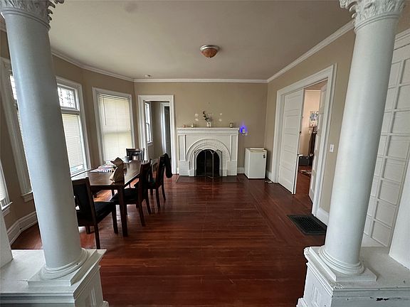 4th image of 19 Edwards St