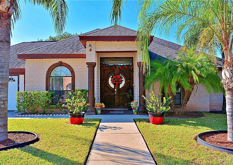1st image of 407 Silverado Dr W