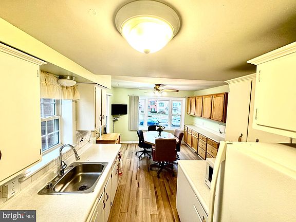 5th image of 13711 Penwith Ct