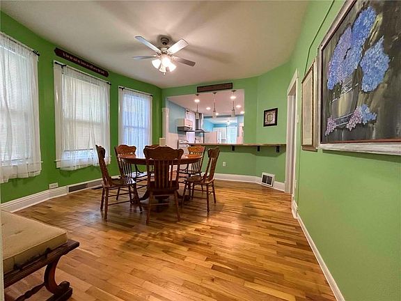 5th image of 2922 Sacramento St