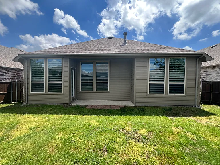 1120 Sheldon Dr — Photo 33