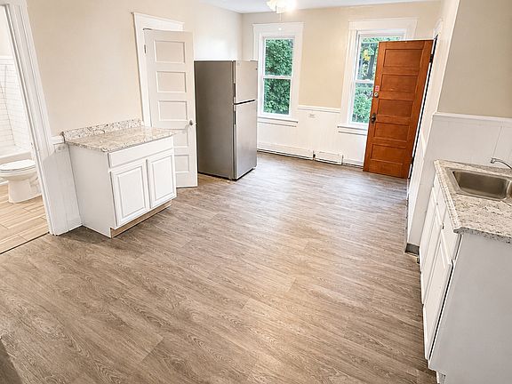 2nd image of 31 Wallace St #3