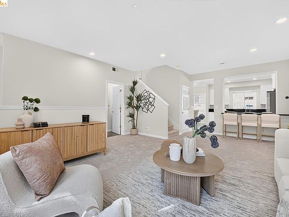 3rd image of 430 Adeline Ave