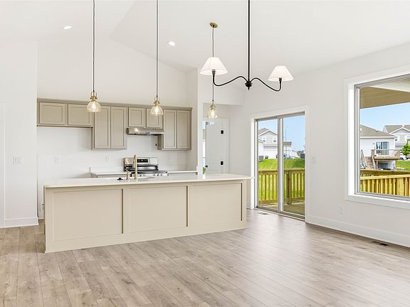 4th image of 2603 10th Ave SE